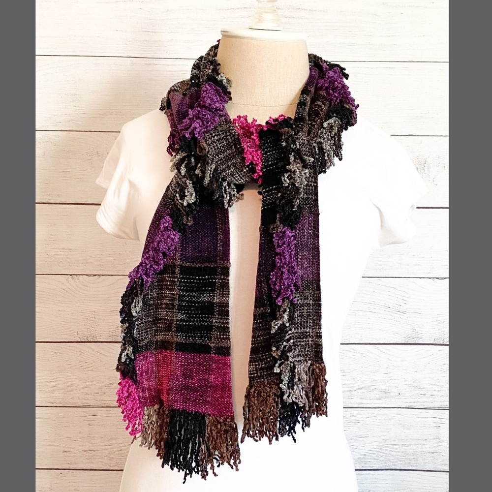 Loominus rayon chenille scarf, excellent condition